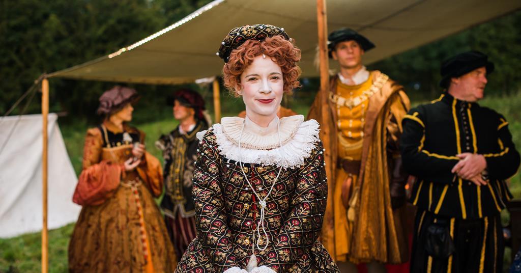 lucy-worsley-s-fireworks-for-a-tudor-queen-critics-broadcast