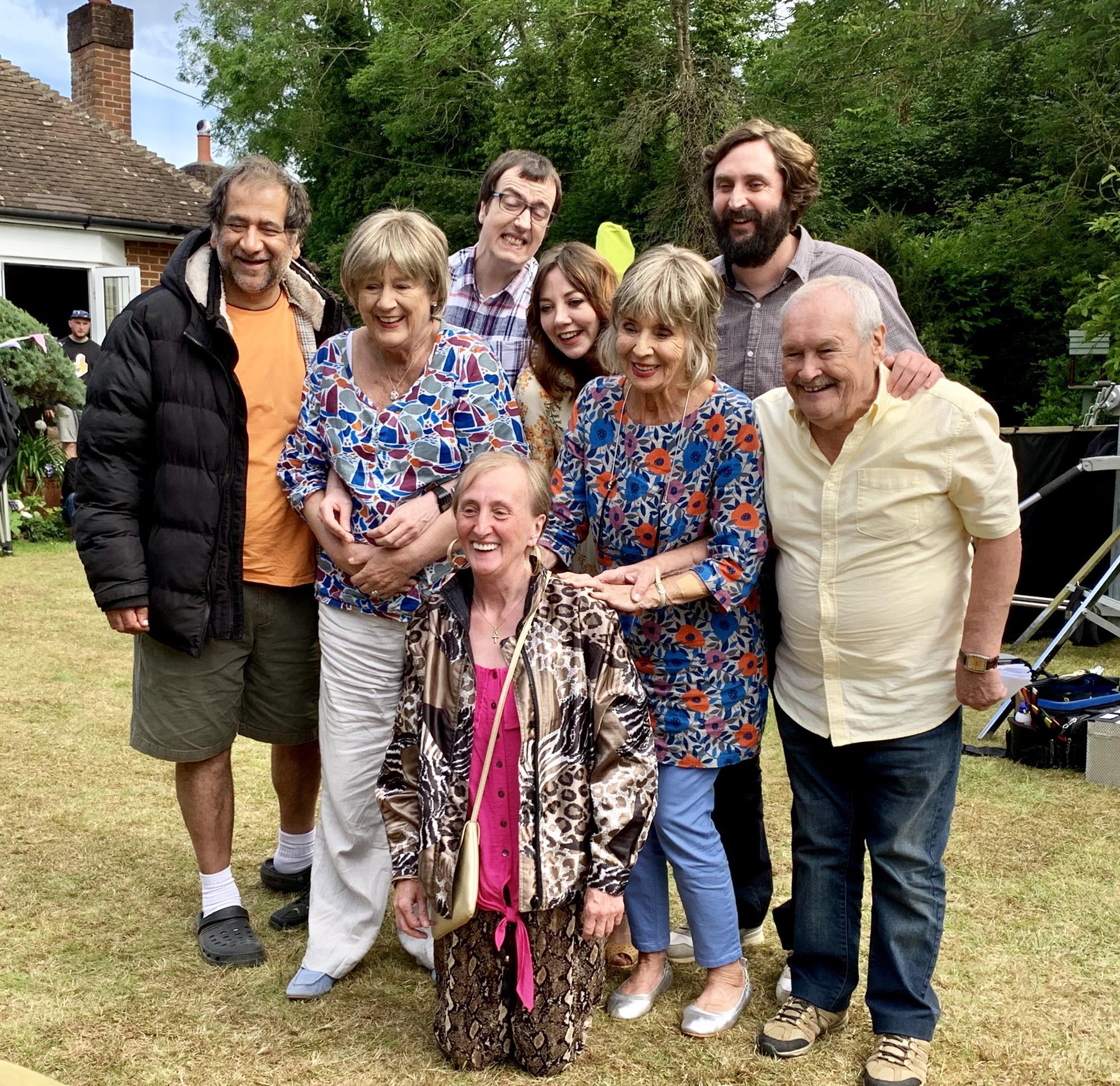 The Cockfields, Gold Behind The Scenes Broadcast