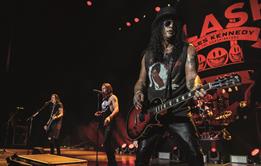 Slash _ Myles Kennedy_DSC_0482_Credit-Kevin Nixon