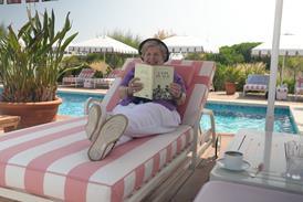 77574_1_S1_Ep1_Sandi Toksvig Great Riviera S1 Ep1