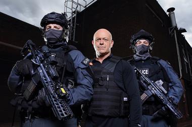 ROSS_KEMP_AND_THE_ARMED_POLICE_02