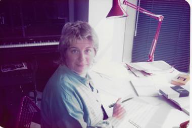 ROG_VIC_S310_VW_VicDesk_c1985MMDD_VWB024_HR