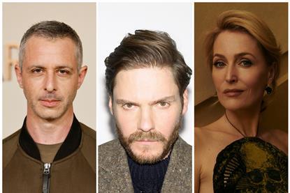 Jeremy Strong, Daniel Brühl, Gillian Anderson