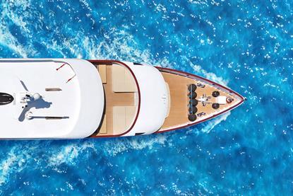 The Yacht _16-9 Side View