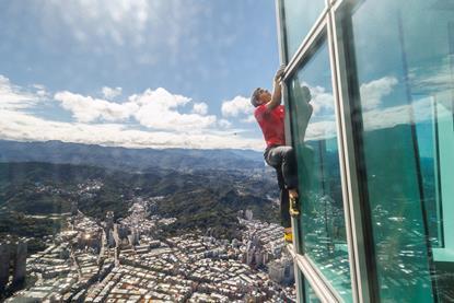 Skyscraper Live 1