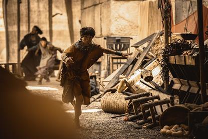 103_Survival_PompeiiOutOfTimeWithTomHiddleston_033