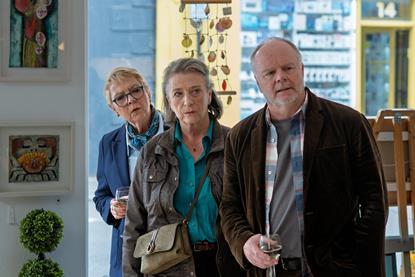 Last Resort w.t - Tessa Peake-Jones, Caroline Quetin, Jason Watkins