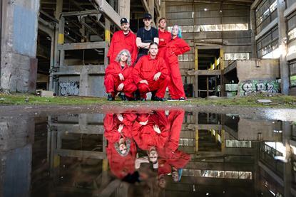 roni_back_suomen_suurinta_piilosta_kausi_1_jakso_6_pinja_sanaksenaho_niko_meuronen_roni_back_olli_kokkola_ilari_mettala_tiina_ma