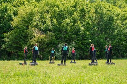 76919_3_S1_Ep3_The Hunt - Prey Vs Predator