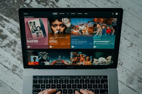 tech-daily-PGuCnUzsRSM-unsplash