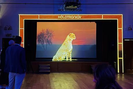 holotronica PRESS RELEASE demo studio