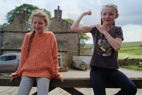 77659_2_S3_Ep2_Our Farm Next Door_ Amanda, Clive and Kids S3 Ep2