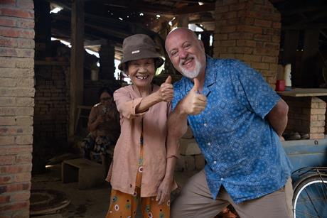 77467_1_S1_Ep1_Bill Bailey's Vietnam Adventure S1 Ep1-1