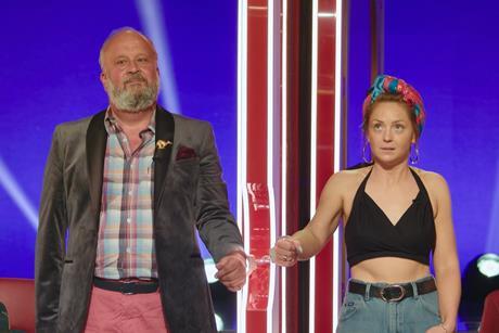 77590_S1_Ep1_Handcuffed_ Last Pair Standing