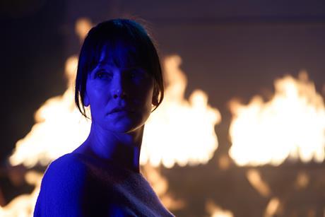 77098_S1_Ep6_Summerwater