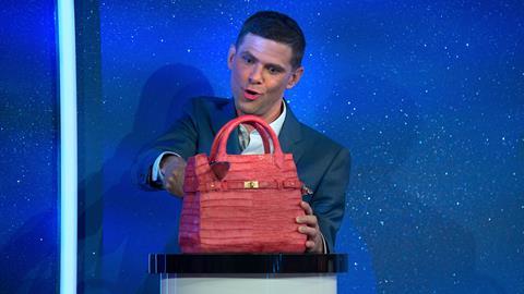 IsItCake__Season1_Episode2_00_04_39_01_R