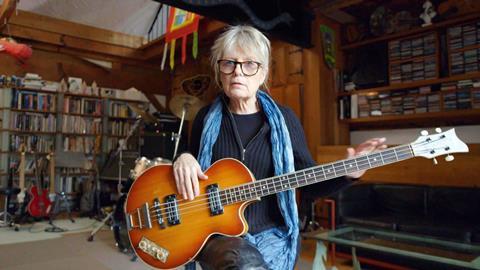 17314443-high_res-on-bass..tina-weymouth