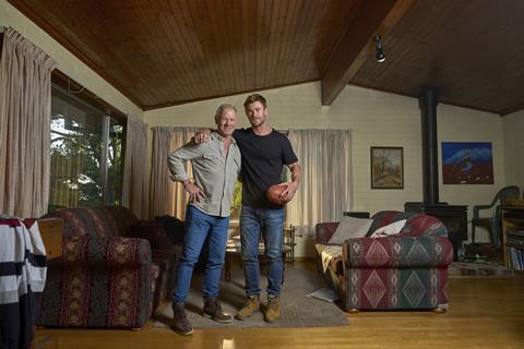 ChrisHemsworthARoadTripToRemember_19