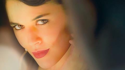 Adriana Ugarte as Sira Quiroga