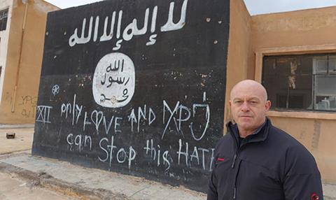 ross-kemp-fight-against-isis