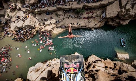 Red-Bull-Cliff-Dive