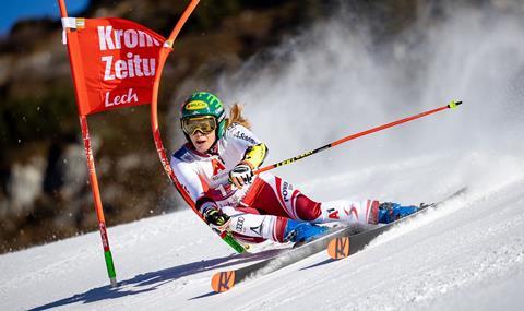 Liensberger Katharina skiing