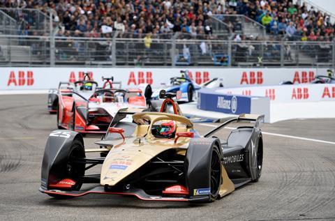 Jean-Eric Vergne (DS TECHEETAH) leading the pack at the 2019 BMW i Berlin E-Prix presented by CBMM Niobium E-Prix