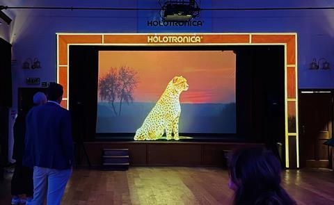 holotronica PRESS RELEASE demo studio