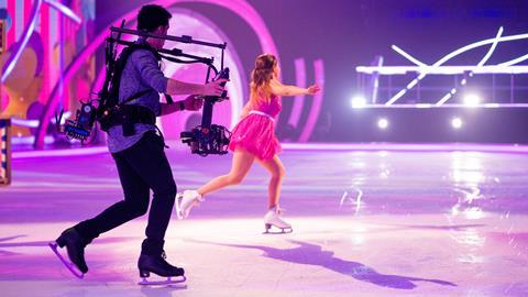 ice skating cameraman jordan cowan dancing on ice(2)