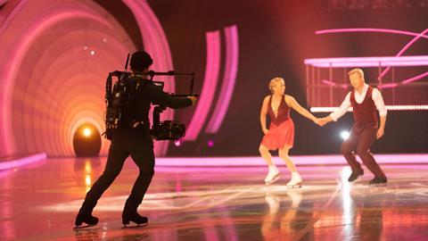 ice skating cameraman jordan cowan dancing on ice(1)