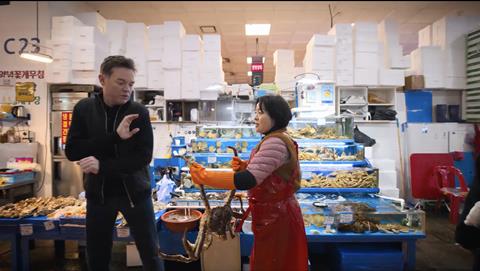 accidental_tourist_sr1_ep1_009