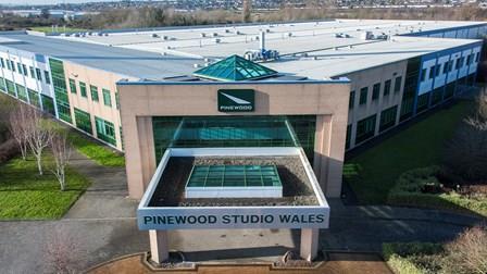 pinewood_wales_signage_jan_2015_external_003