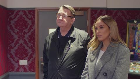 72919_1_S1_Ep1_Vicky Pattison_ My Dad, alcohol and Me-11
