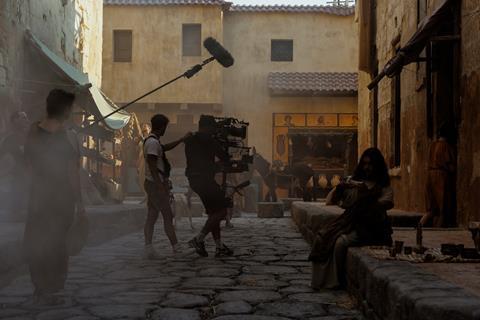 101_Tremors_PompeiiOutOfTimeWithTomHiddleston_042
