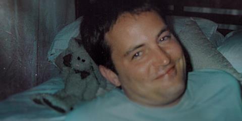The_One_About_Matthew_Perry_n_S1_E2_00_02_38_00