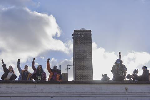 Pia Somersby, Jaye Ersavas, Nkechi Simms, Michael Boahen + DOP Bani Mendy & Director Teddy Nygh shooting rooftop scene