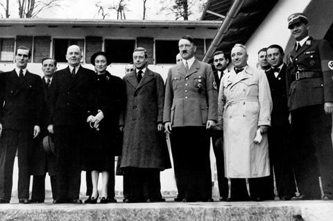 Duc_et_duchesse_de_Windsor_avec_Hitler_(1937)